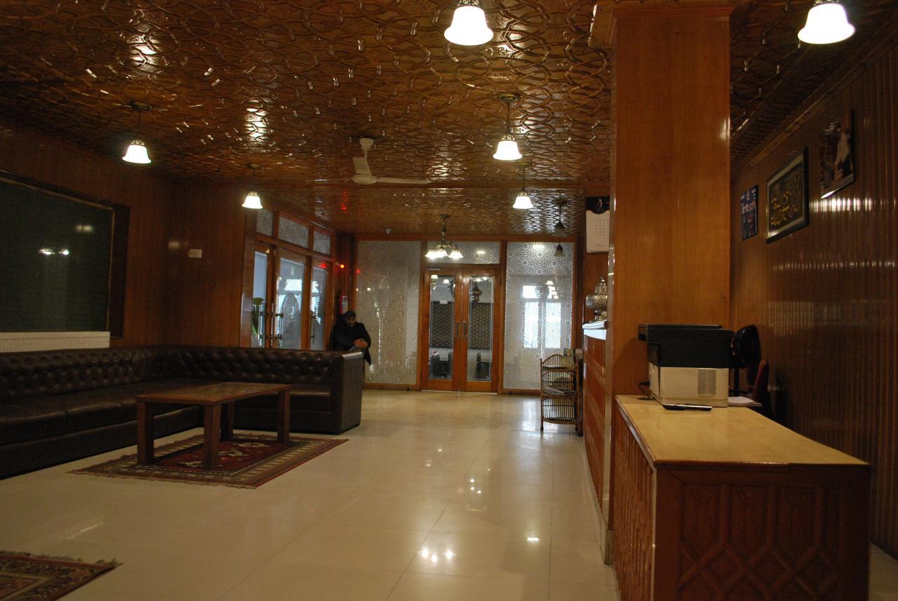 Kaisar Hotel Srīnagar Eksteriør billede