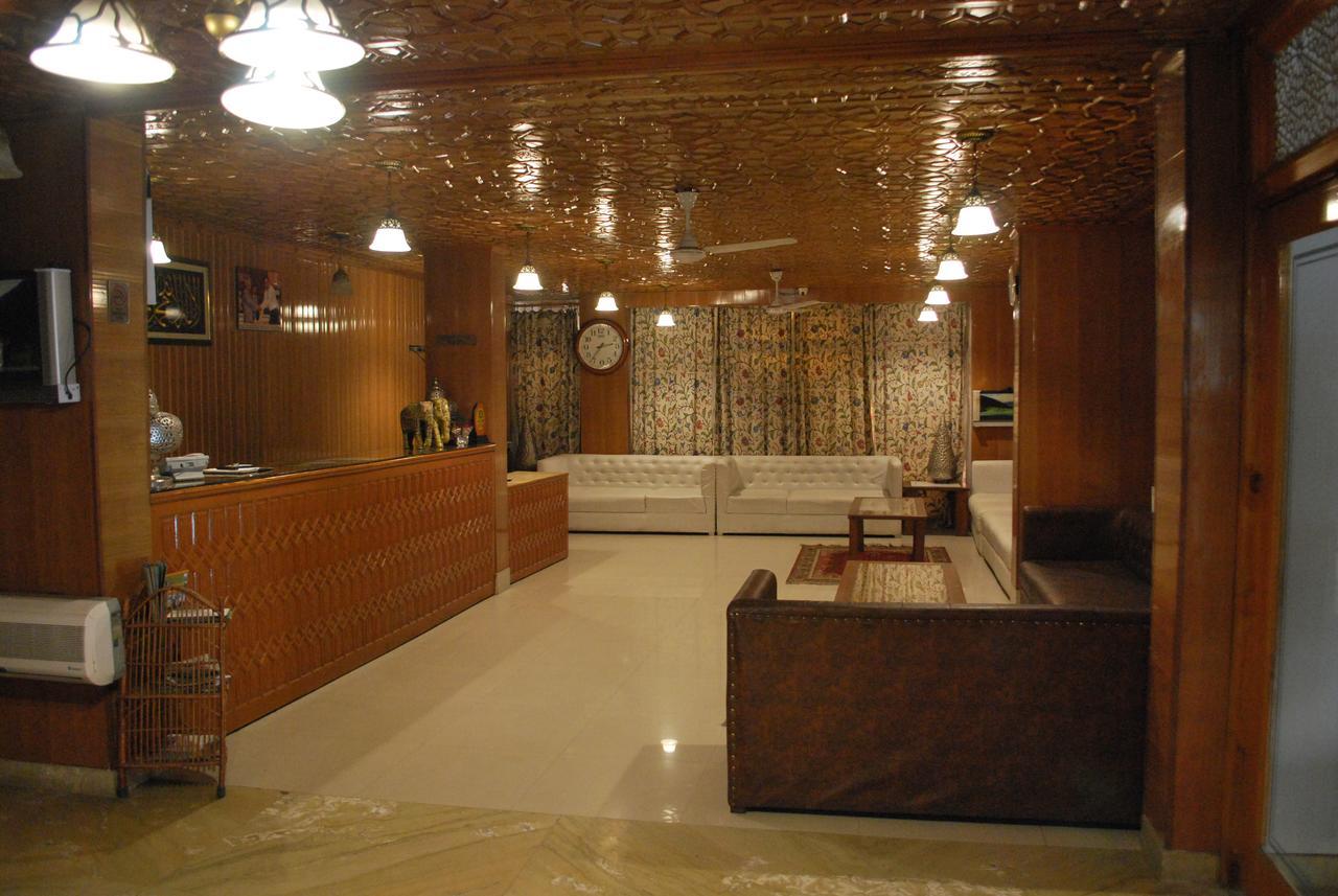 Kaisar Hotel Srīnagar Eksteriør billede