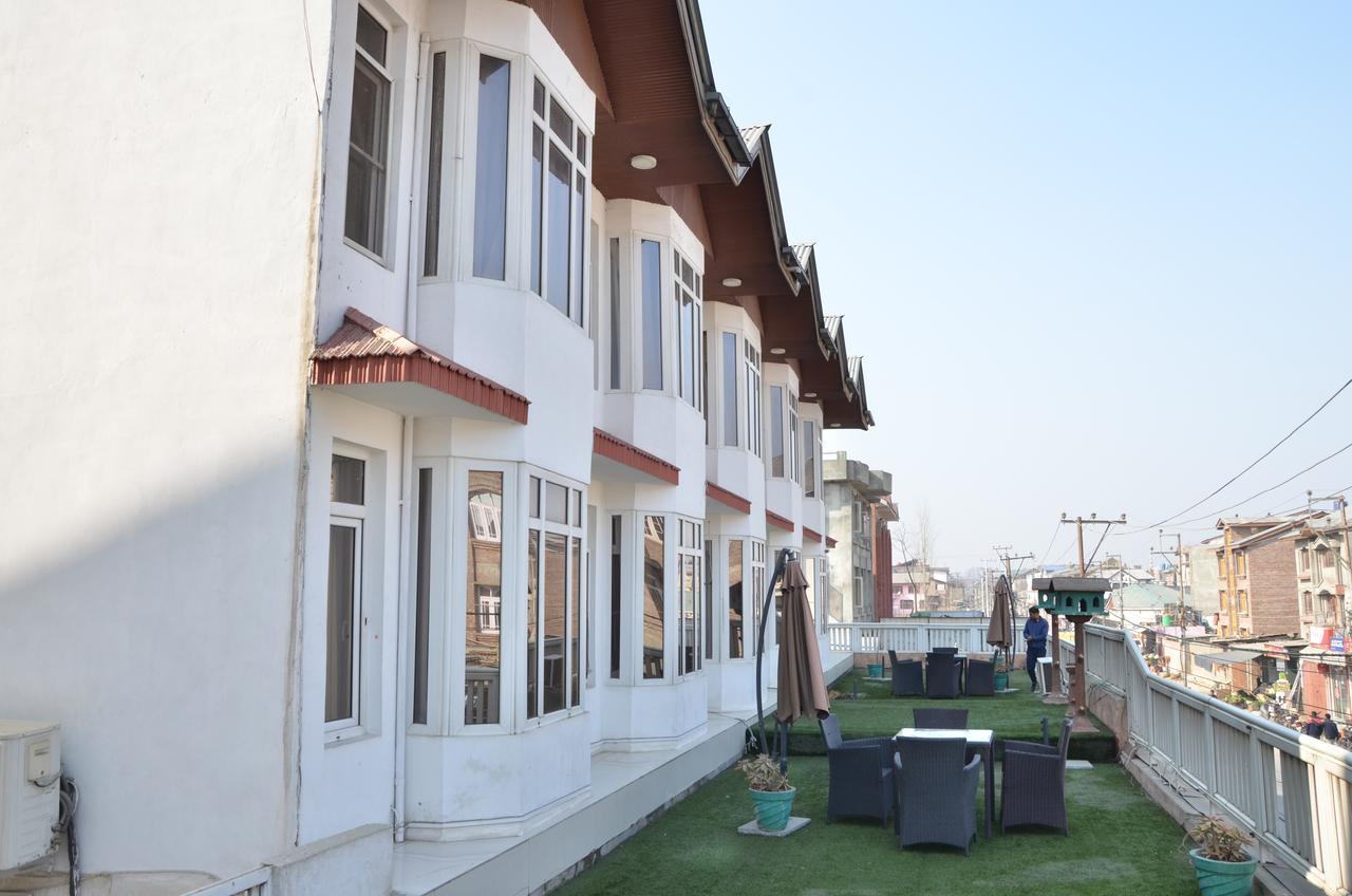 Kaisar Hotel Srīnagar Eksteriør billede